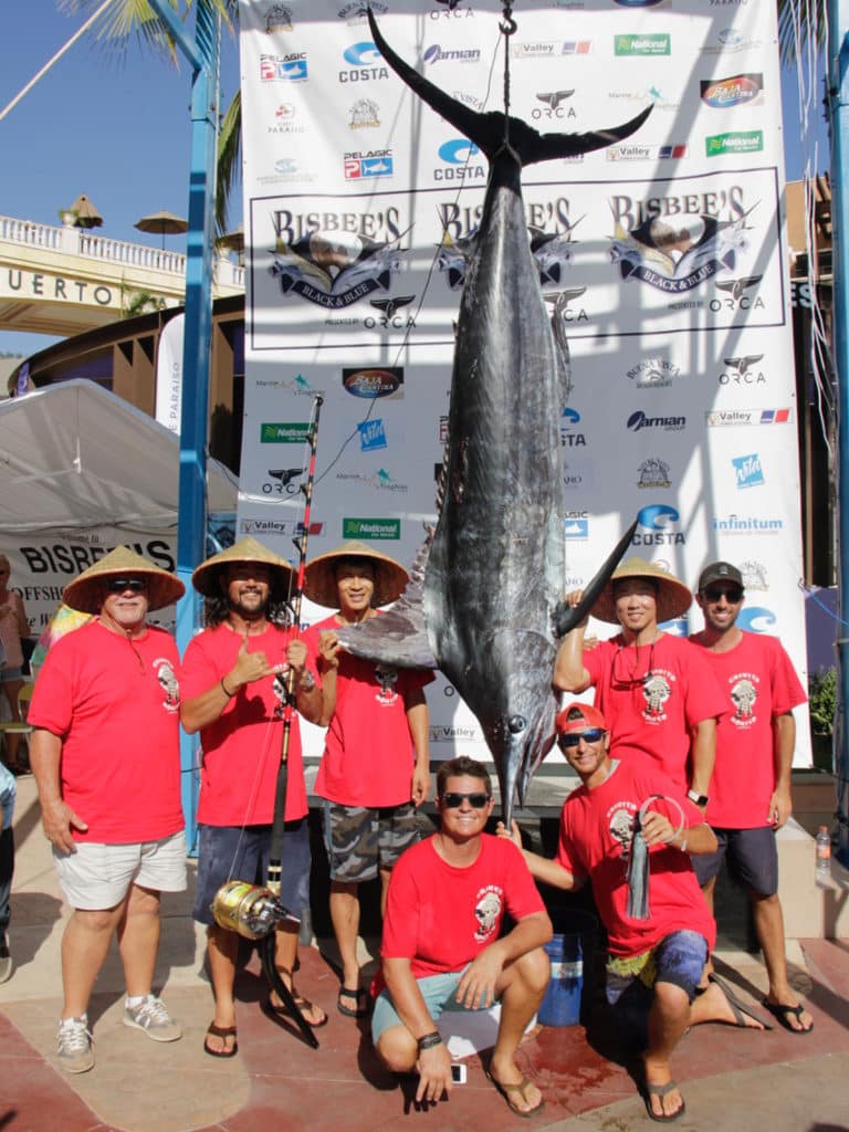 Chinito Bonito catches big blue marlin off Cabo