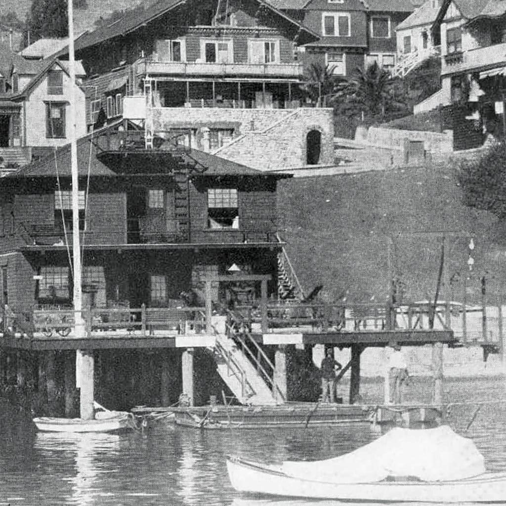 Black and white image of the Tuna Club of Avalon.